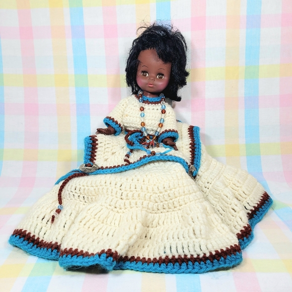 Vintage Native indigenous doll Regal Toy Canada open close eyes crochet dress - Picture 2 of 9